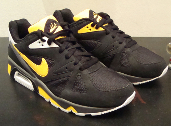 NIke Air Structure Triax ’91 – Possible LIVESTRONG Sample