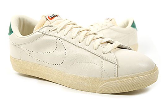 lanza acceso Préstamo de dinero Nike Tennis Classic Vintage - White - Green - SneakerNews.com