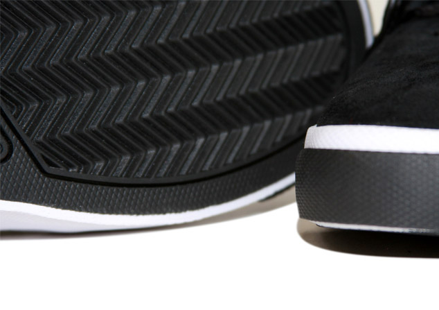 air-jordan-campus-chukka-black-white-3