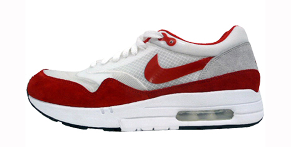 am1_flywire_red_1