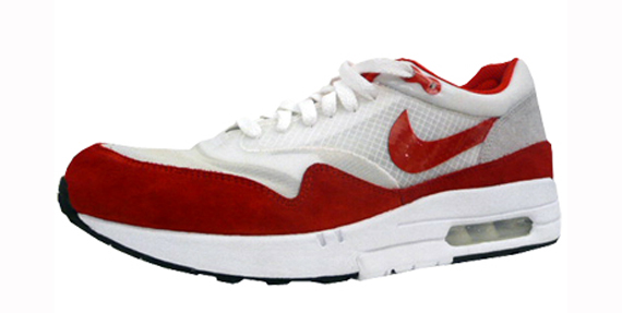am1_flywire_red_2