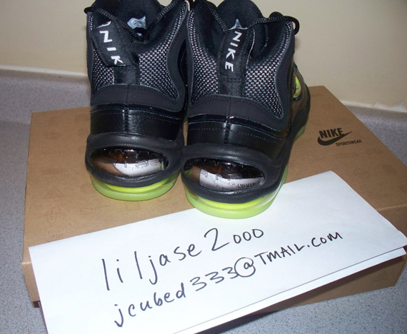 nike-air-total-max-uptempo-black-volt-3