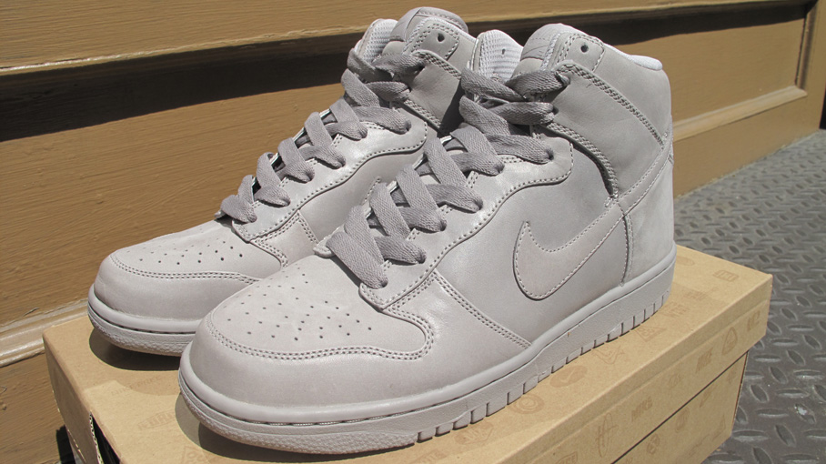 nike-dunk-high-supreme-qs-try-on-1 nike-dunk-high-supreme-qs-try-on-1