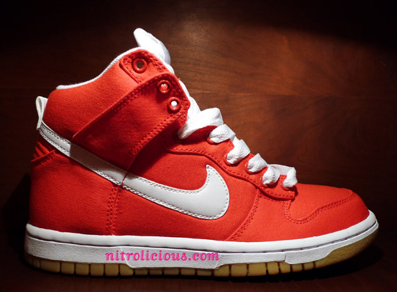 nike-womens-dunk-high-challenge-red-02