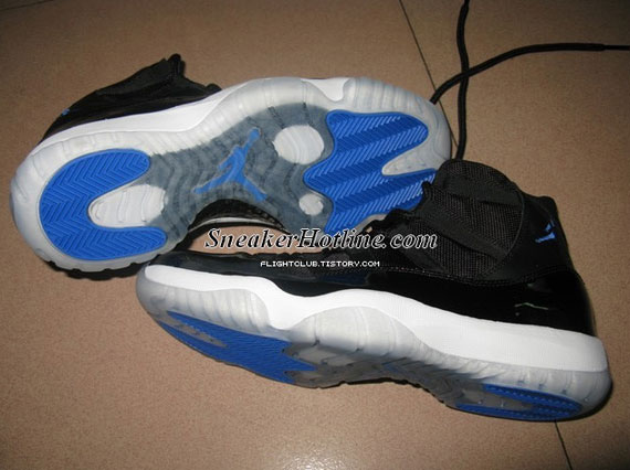 air-jordan-xi-space-jam-21