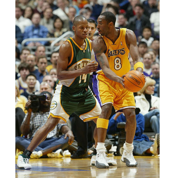 kobe bryant wearing jordans