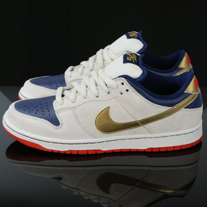 navy and silver nike dunks
