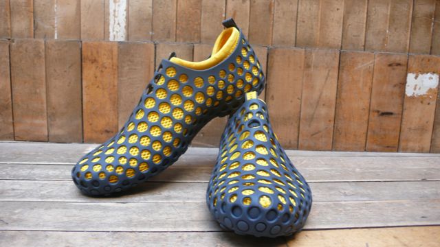 nike-sportswear-x-livestrong-x-marc-newson-zvezdochka-2