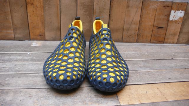 nike-sportswear-x-livestrong-x-marc-newson-zvezdochka-3