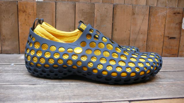 nike-sportswear-x-livestrong-x-marc-newson-zvezdochka-4