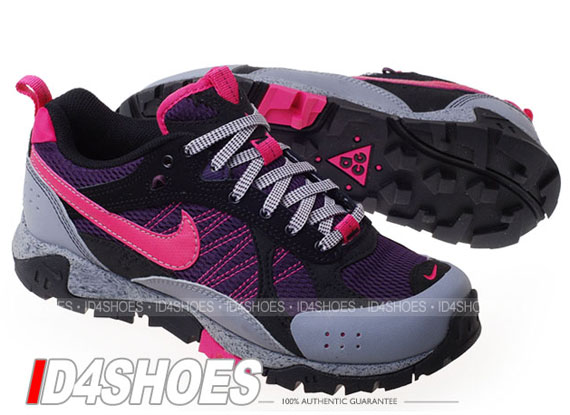 Nike WMNS Zoom Hybris ACG - Stealth - Vivid Pink - Black
