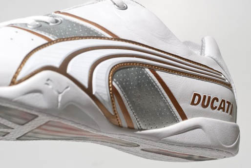 zuiverheid salaris hoofdstuk Ducati x Puma Panigale II - Motorcycle Racing Sneakers - SneakerNews.com
