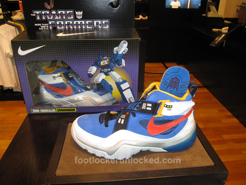 zoom-shark-a-laid-transformer-soundwave-1