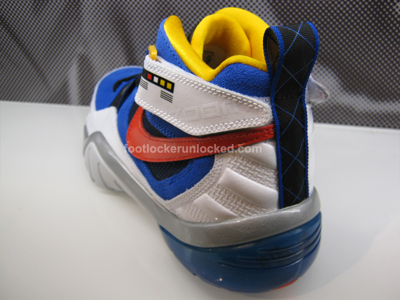 zoom-shark-a-laid-transformer-soundwave-7