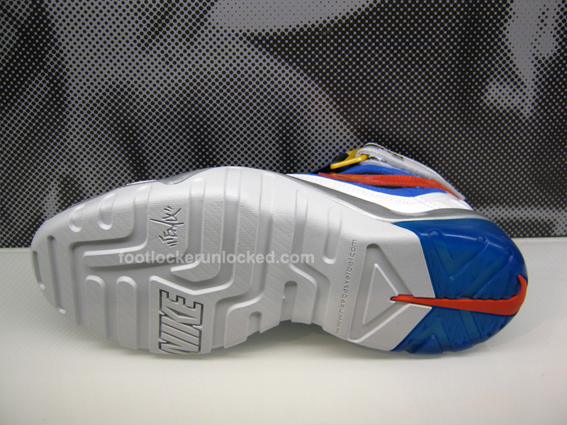 zoom-shark-a-laid-transformer-soundwave-8