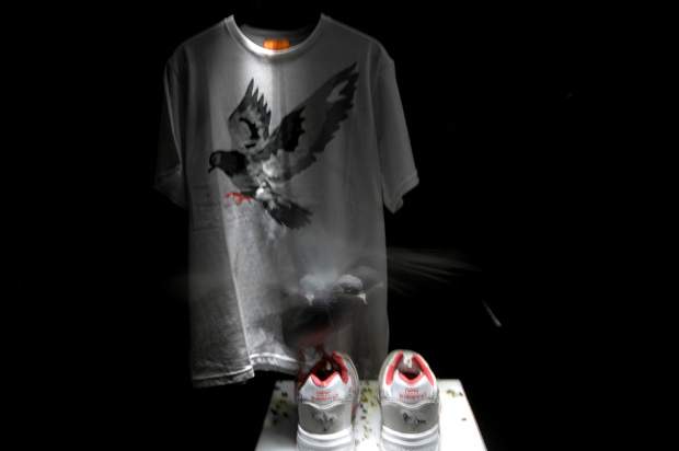 limiteditions-staple-new-balance-white-pigeon-575-installation-4