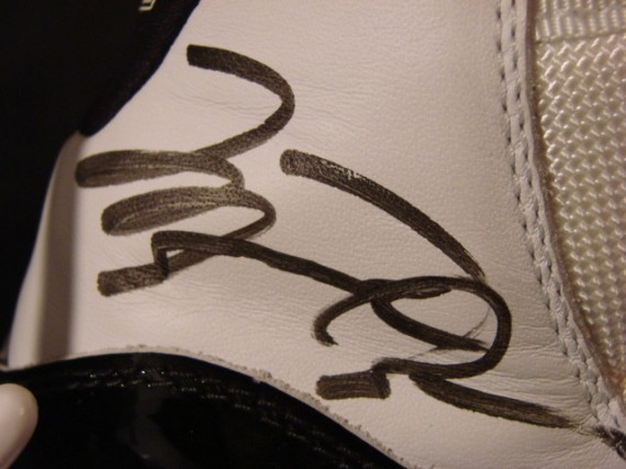 Autographed OG Air Jordan XI (11) 'Concord'