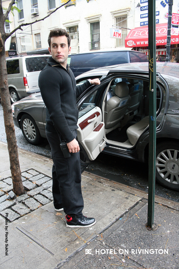 8.DC_HOTEL ON_PAIR_BELLHOP