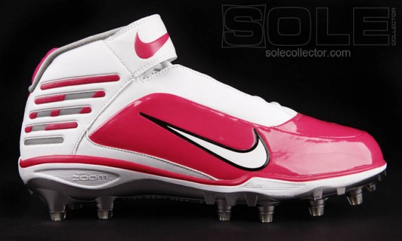 Nike 'Think Pink' NFL Gear for National Breast Cancer Awareness Month