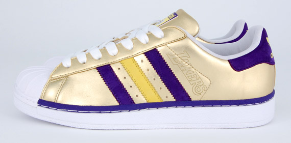 adidas Originals - Los Angeles Lakers Superstar SneakerNews.com