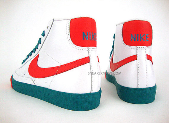 Nike WMNS Blazer High – White – Hot Red – Radiant Emerald
