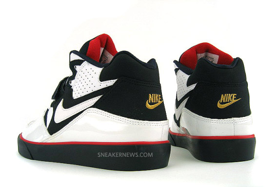 nike-auto-force-180-olympic-02