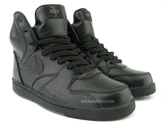 Penetración dueño diccionario Nike RT1 High - All Black - Available - SneakerNews.com