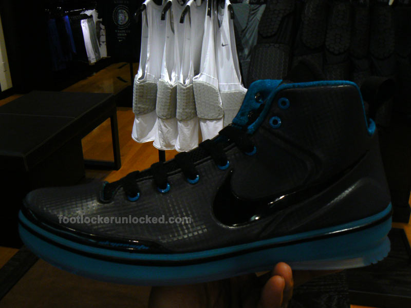 nike-zoom-skyposite-202-2 nike-zoom-skyposite-202-2