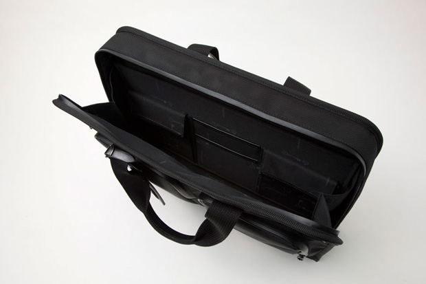 uniform-experiment-nike-soph-special-force-boots-bag-9