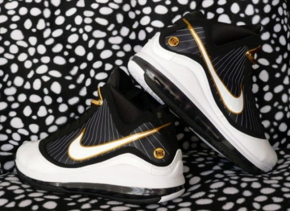 Nike Air Max LeBron VII – Black – White – Gold