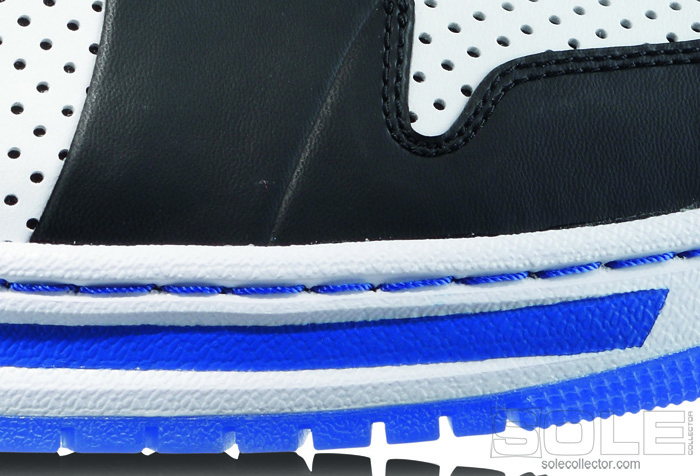 Alpha_AJ1_Wht-Blk-VRoy-detail2