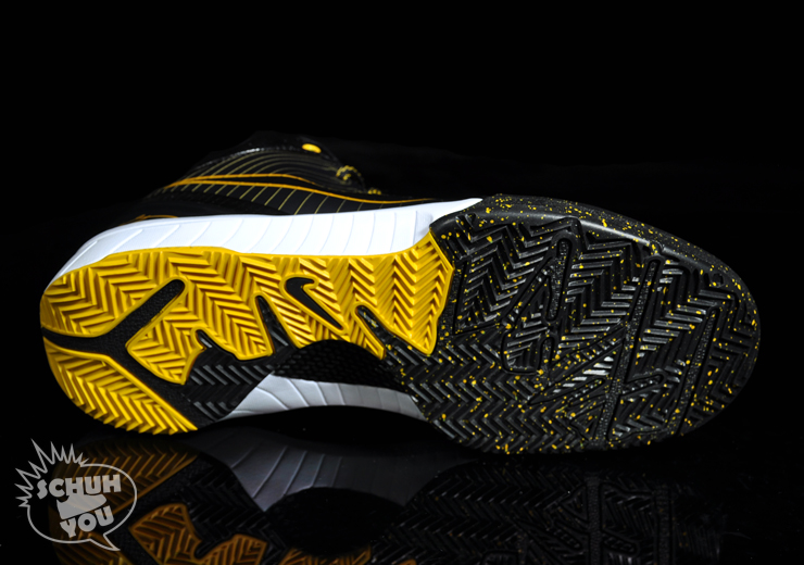 Nike-Zoom-Kobe-IV-Snakeskin-05