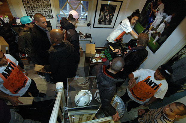 Nike-x-Patta-Air-Max-1-Release-Recap-2 Nike-x-Patta-Air-Max-1-Release-Recap-2