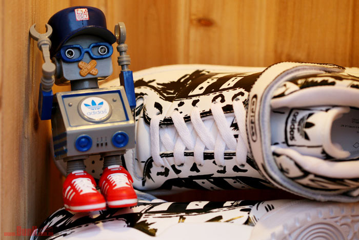 clot-dj-tommy-adidas-usb-robot-toy-04 clot-dj-tommy-adidas-usb-robot-toy-04