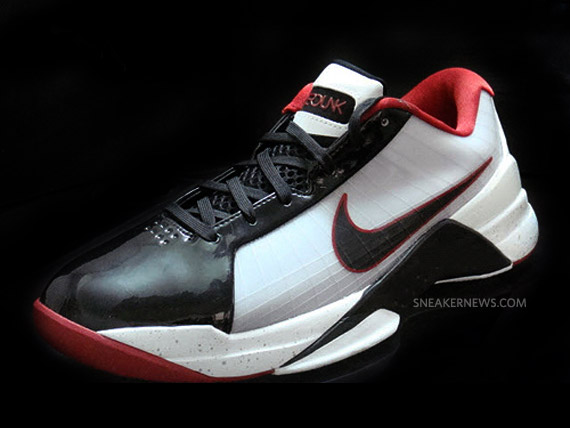 Puno Bóveda En el nombre Nike Hyperdunk Low - White - Black - Red - Sample - SneakerNews.com