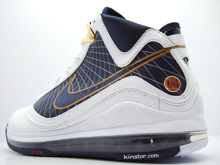 nike-lebron-7-midnight-navy-18 nike-lebron-7-midnight-navy-18