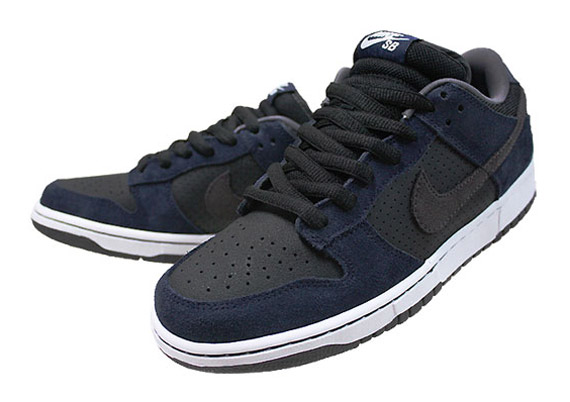 nike dunk low black and white