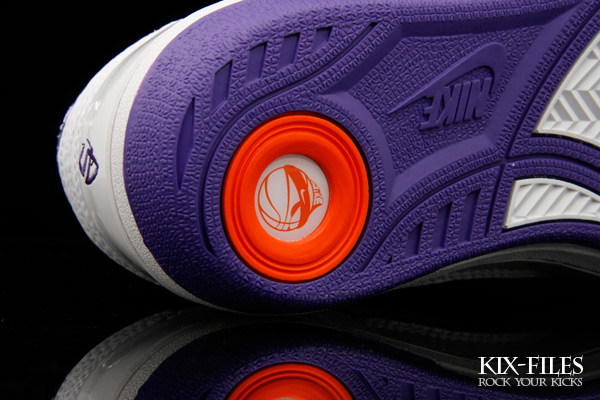 nike-steve-nash-cradle-rock-home-6