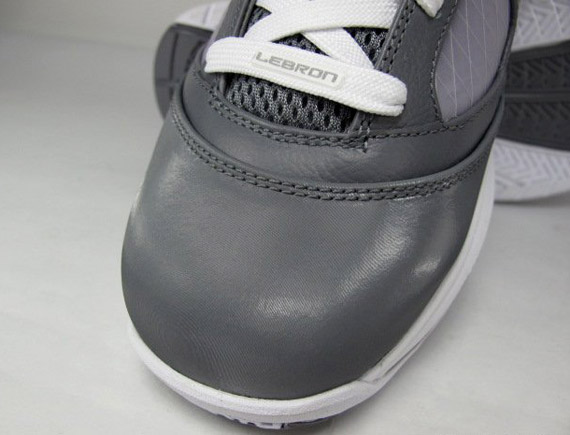 nike-air-max-lebron-vii-cool-grey-3