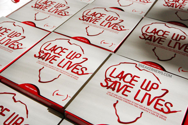 nike-red-laces-harajuku-niketown-12