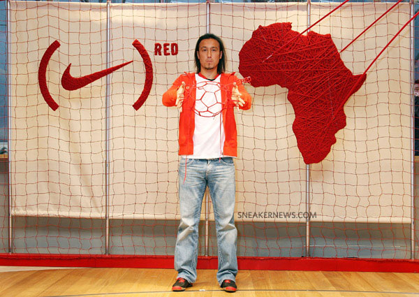 nike-red-laces-harajuku-niketown-24