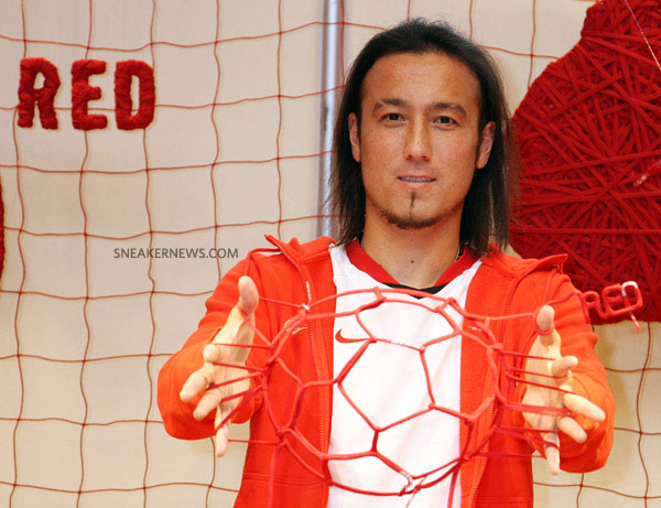 nike-red-laces-harajuku-niketown-25