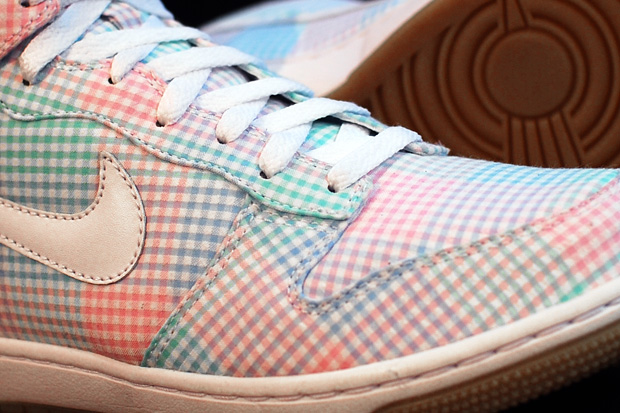 nike-sportswear-gingham-dunk-hi-3 nike-sportswear-gingham-dunk-hi-3