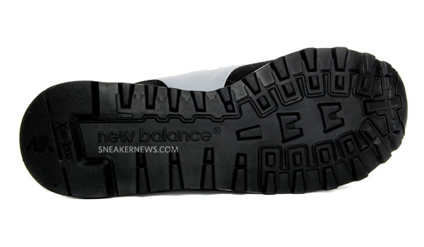 overkill-new-balance-berlin-wall-00