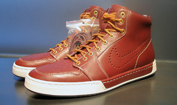 Nike Air Royal Mid Quickstrike @ 21 Mercer St. - SneakerNews.com