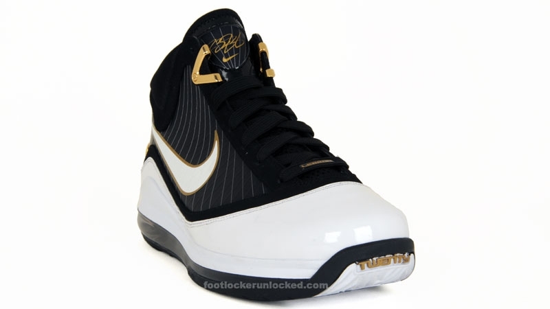 Air_Max_LeBron_VII_whiteblackgold__1_