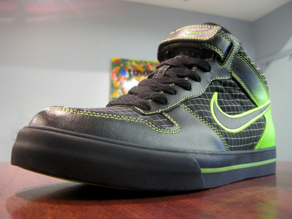 Nike Sellwood Mid AC GS - Black - Electric Green