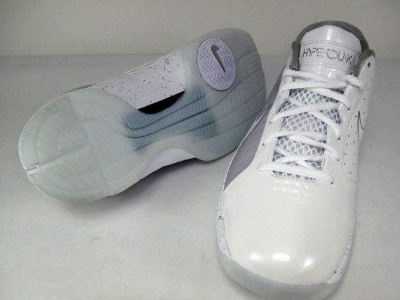 Nike_Hyperdunk_Low_All_White_Colorway_First_View_04