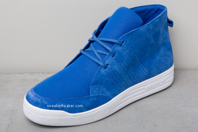 desertboot_satelliteblue_runningwhite_threequart-1 desertboot_satelliteblue_runningwhite_threequart-1