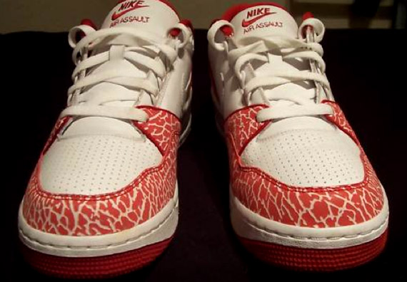nike-air-assault-low-white-red-elephant-sample-4